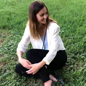 Meet your Posher, Bee